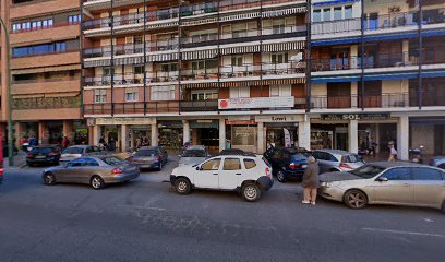 Centro Médico Reina Mercedes foto